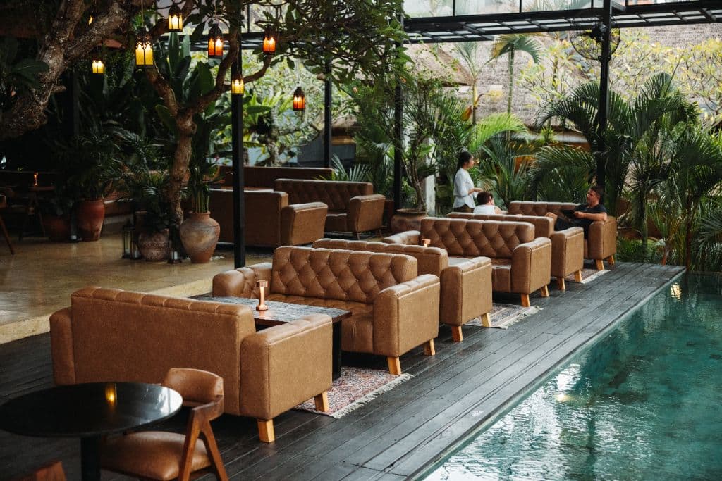 The garden lounge at Donna